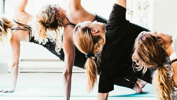 Explorez une Vague de Bien-être : Découvrez nos Tarifs Spéciaux au Studio Enjoyoga !