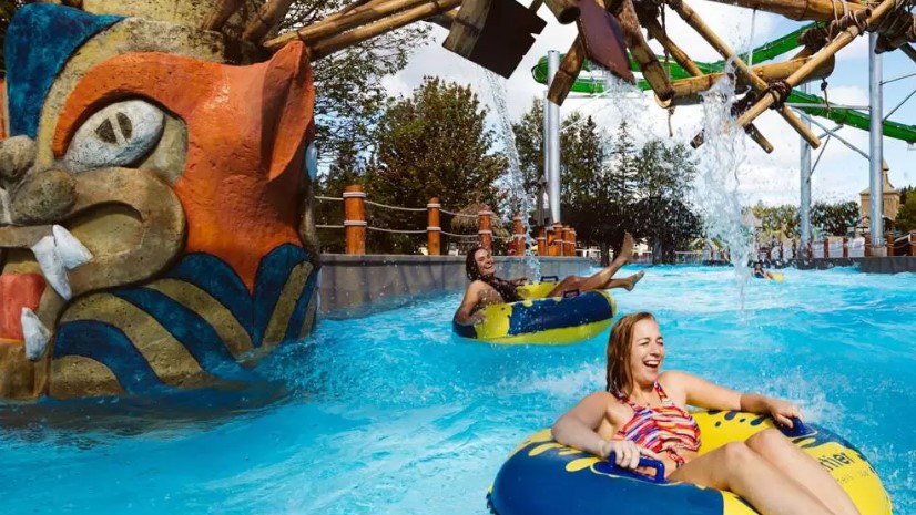 Les glissades d’eau du Village Vacances Valcartier